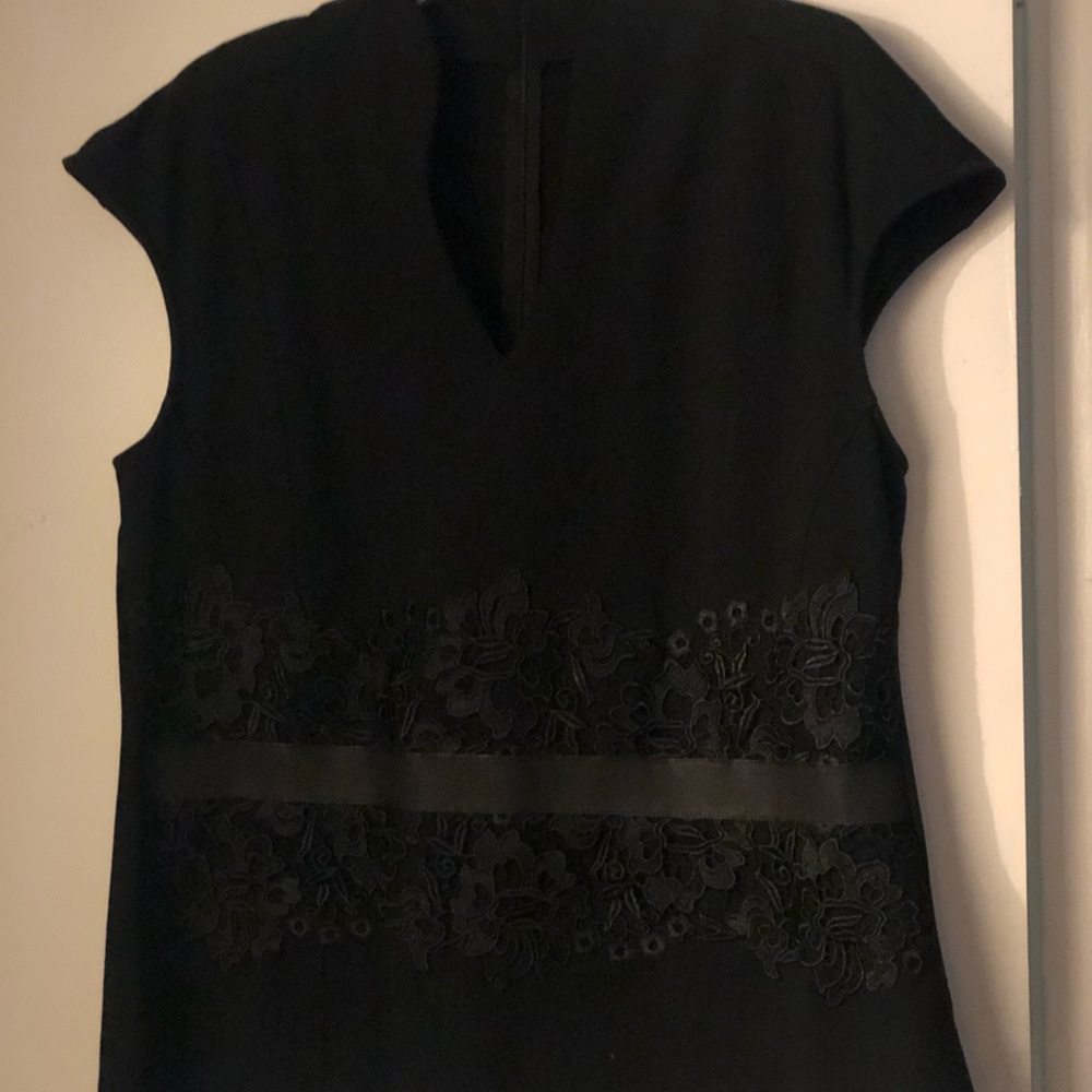 V-Neck Blouse w/ Lace Trim ok Waist